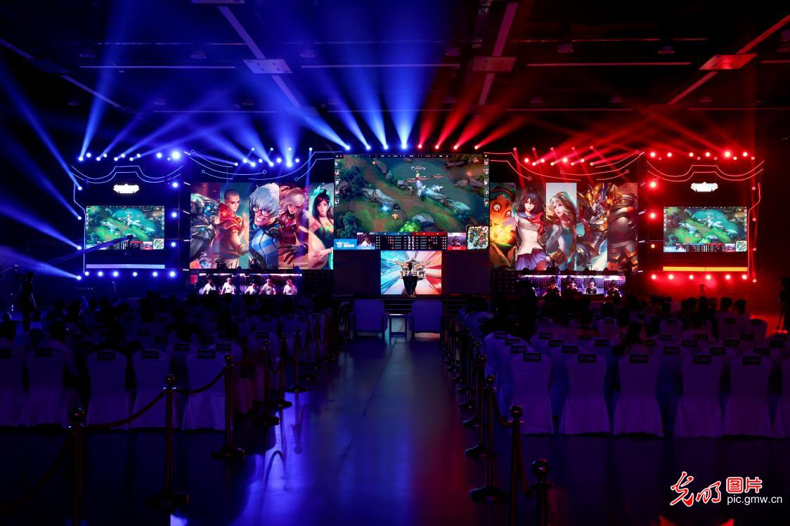 期曲线略陡 期曲线略陡